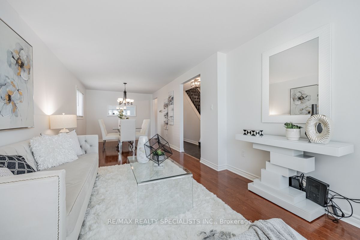 2278 Middlesmoor Crescent