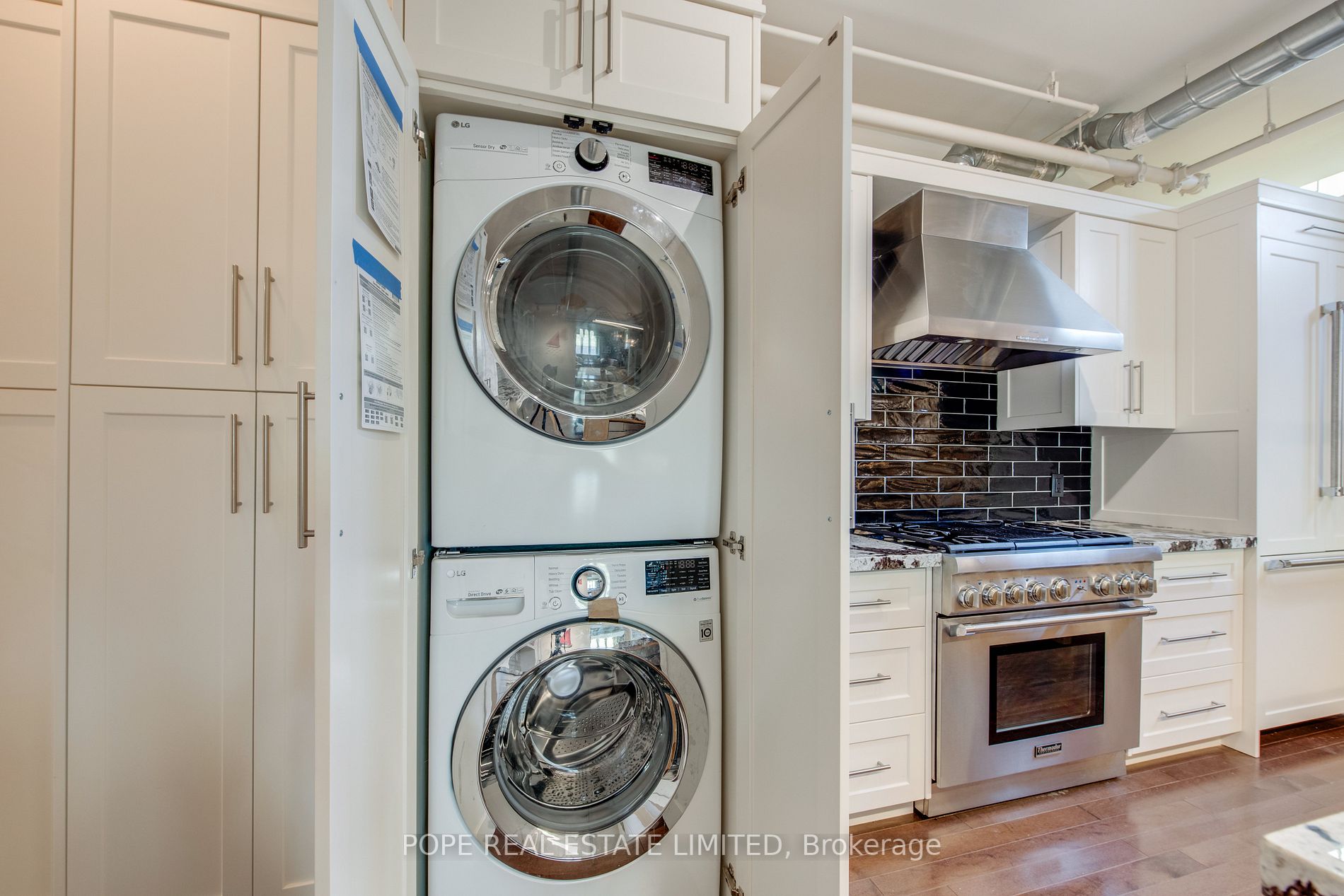 384 Sunnyside Ave, #202