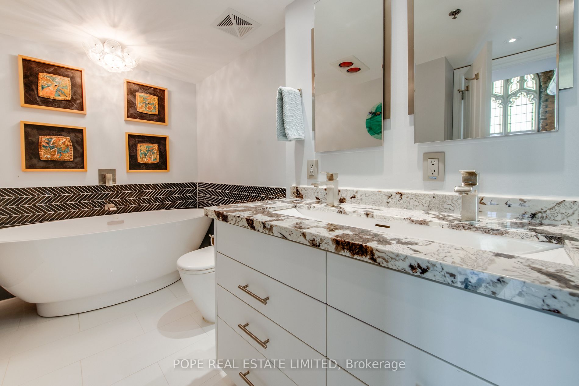384 Sunnyside Ave, #202