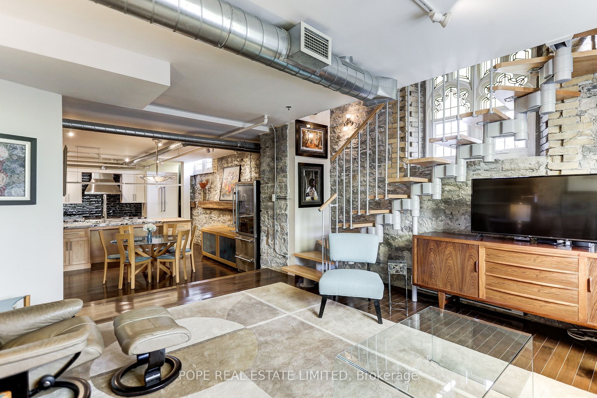 384 Sunnyside Ave, #202