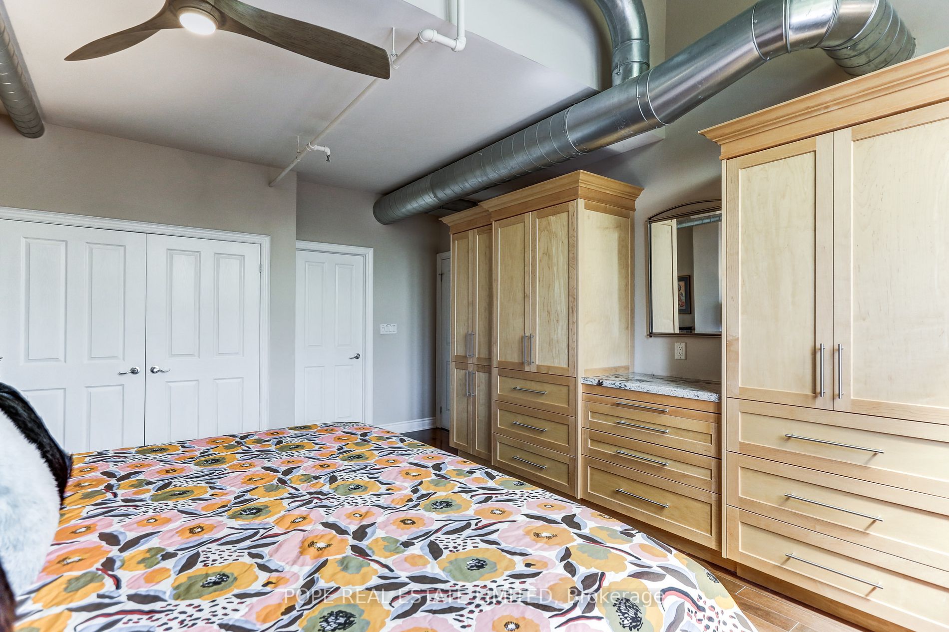 384 Sunnyside Ave, #202