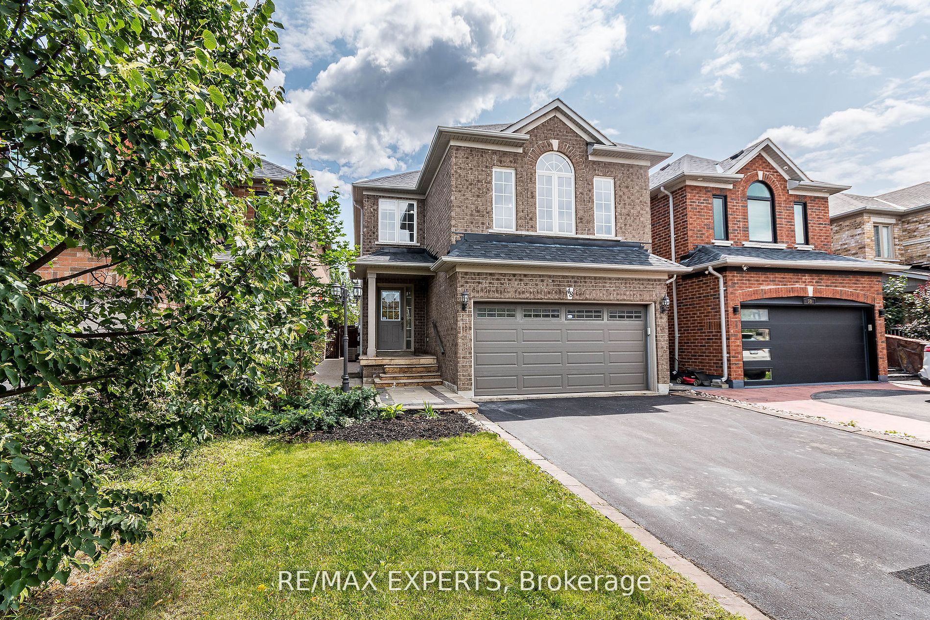 48 Lismer Cres