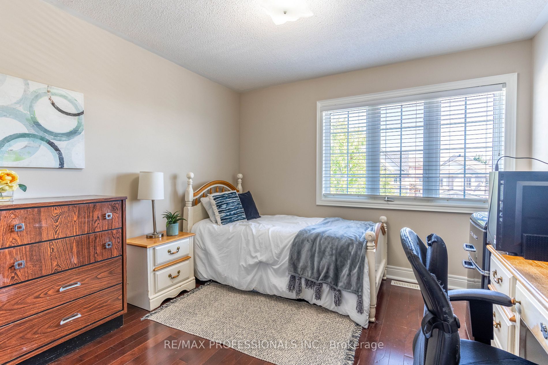 1065 Knotty Pine Grve