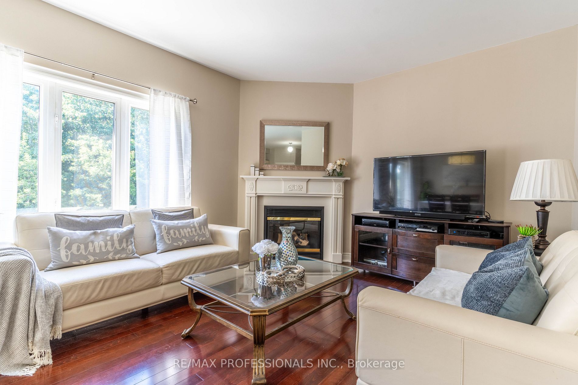 1065 Knotty Pine Grve