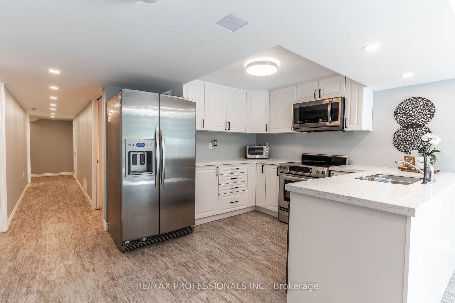 1065 Knotty Pine Grve