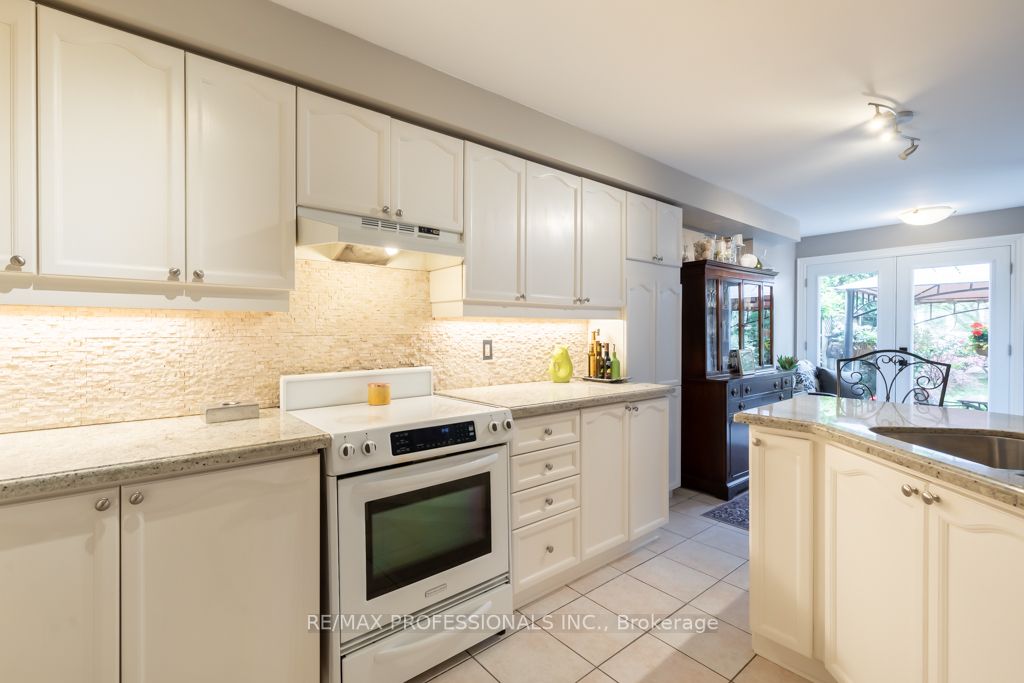 1064 Queen St W, #8A