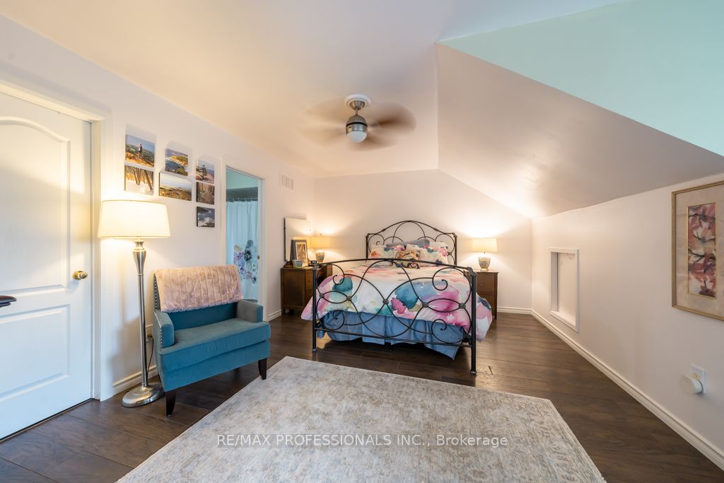 1064 Queen St W, #8A