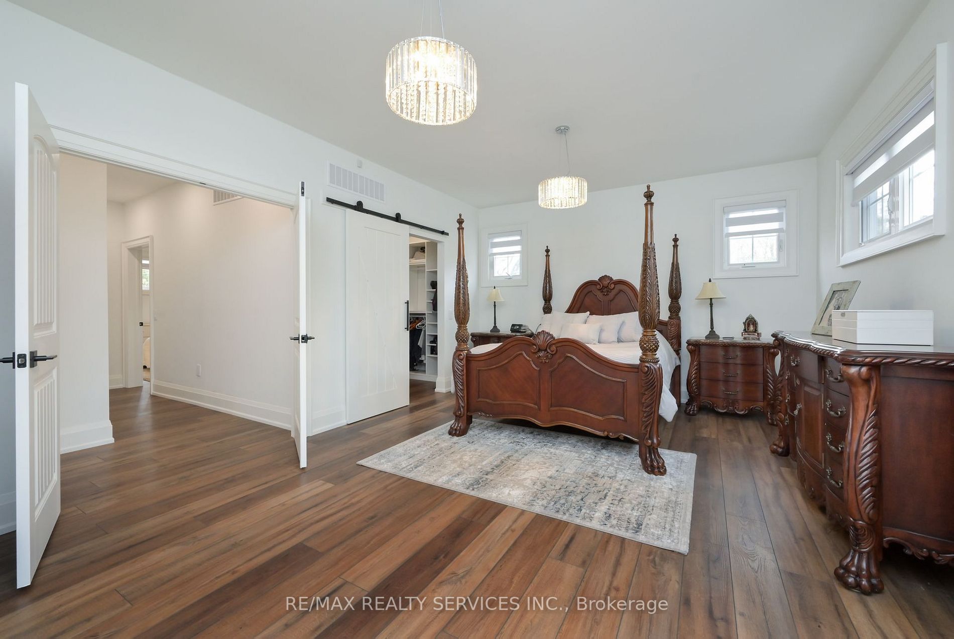 8 Confederation St
