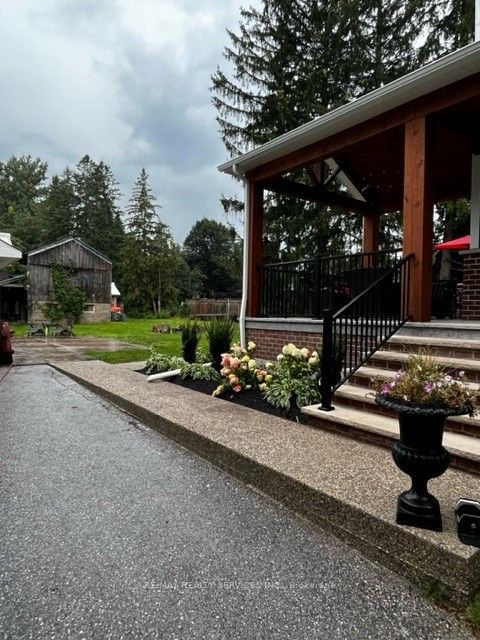 8 Confederation St
