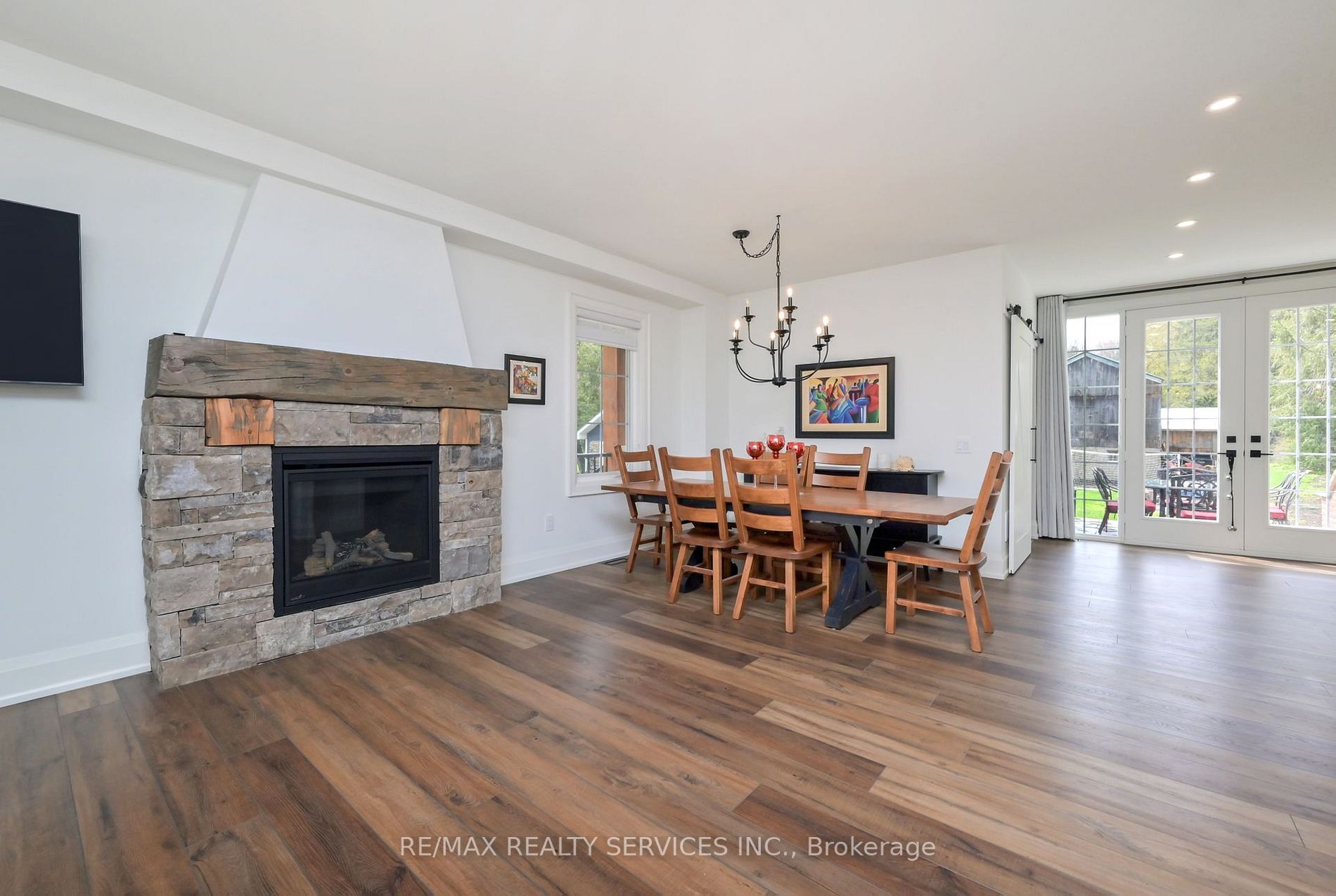 8 Confederation St
