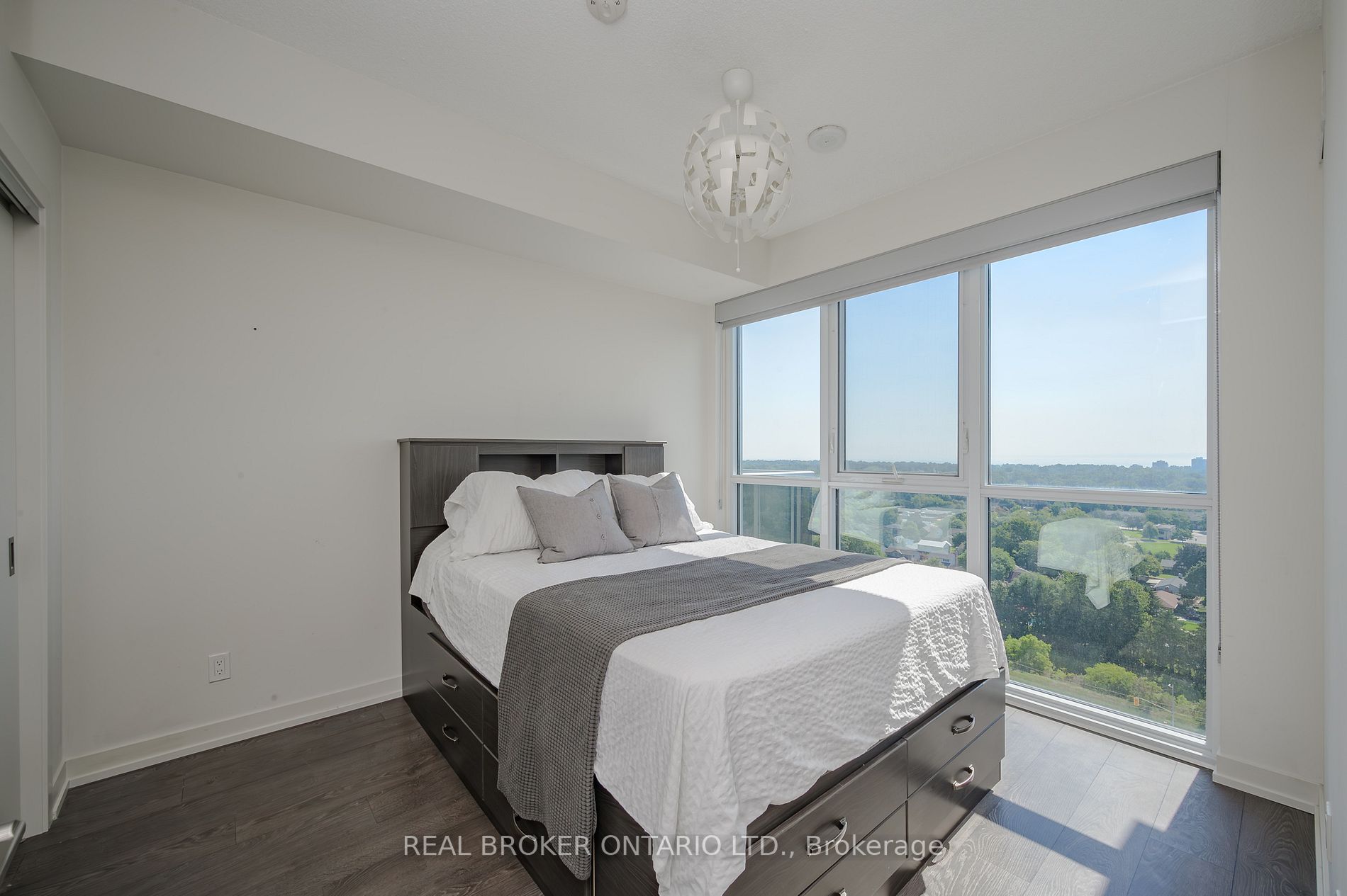 2093 Fairview St, #1605