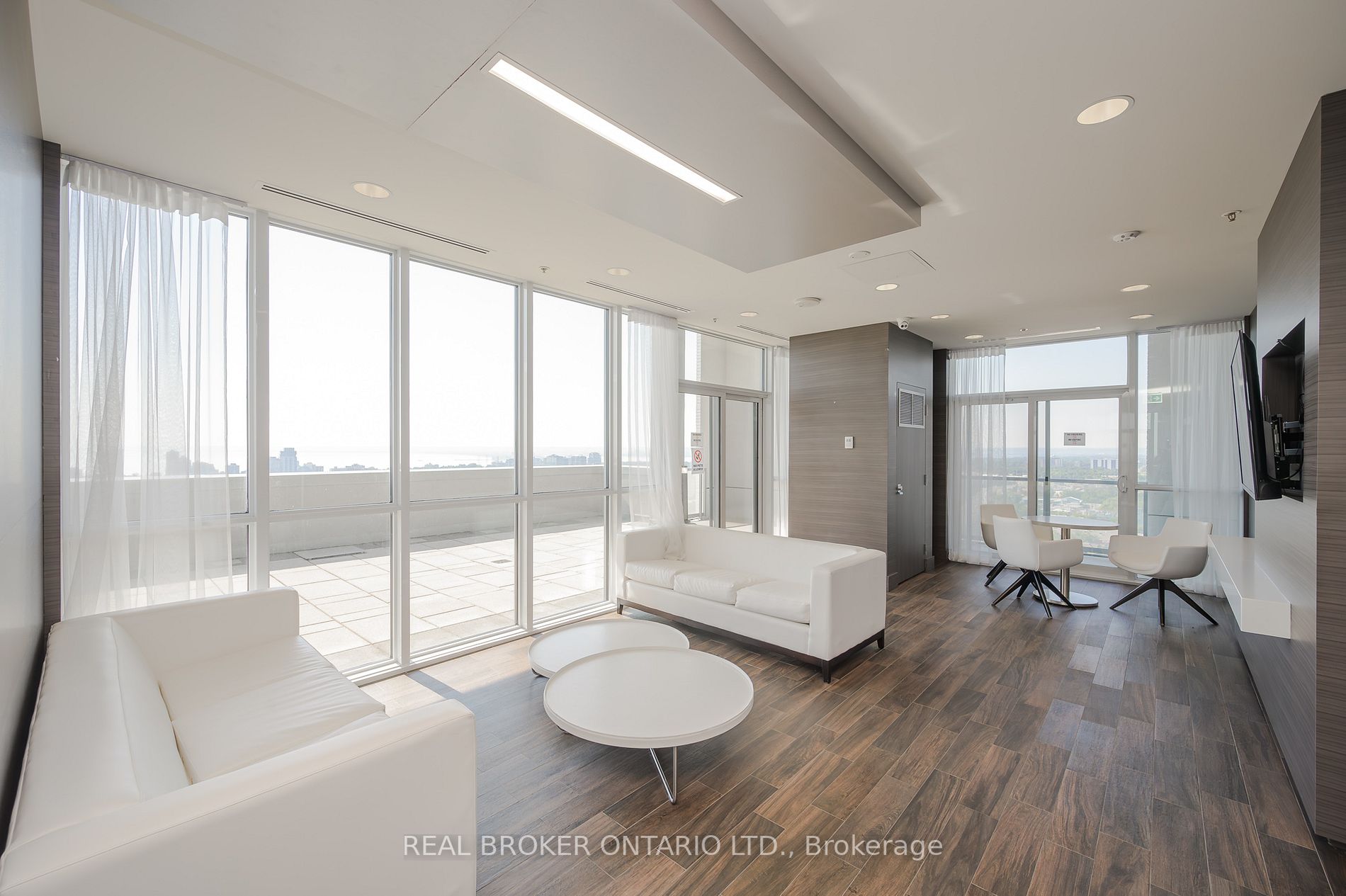 2093 Fairview St, #1605