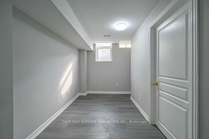 6 Brentwick Dr