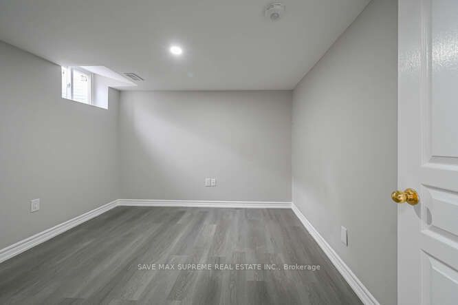 6 Brentwick Dr