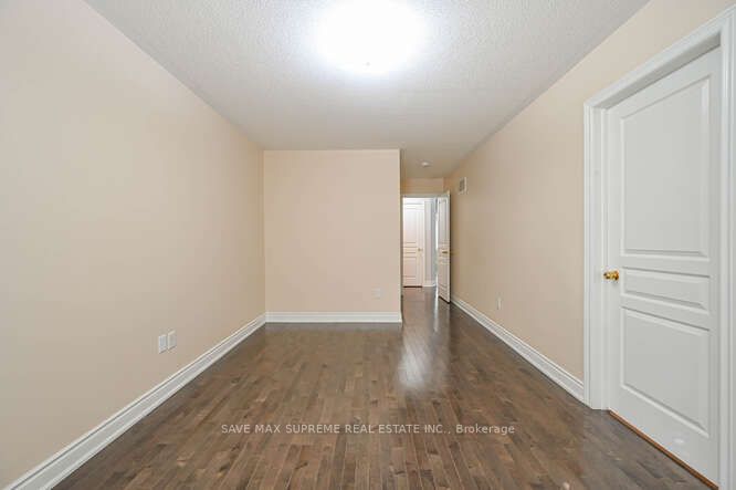 6 Brentwick Dr