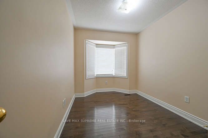 6 Brentwick Dr