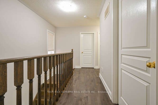 6 Brentwick Dr