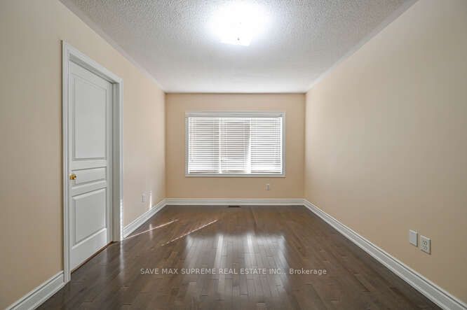 6 Brentwick Dr