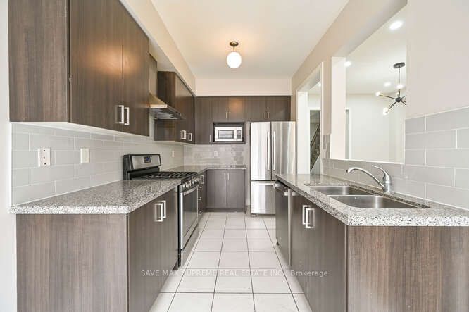 6 Brentwick Dr