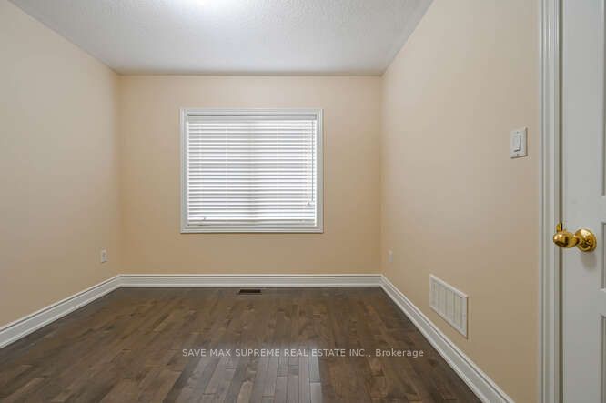 6 Brentwick Dr