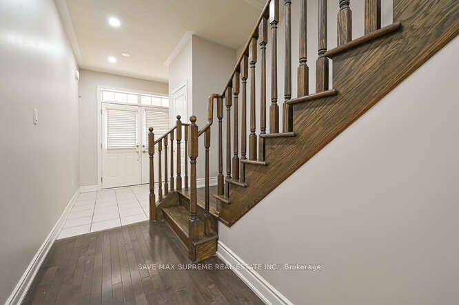 6 Brentwick Dr