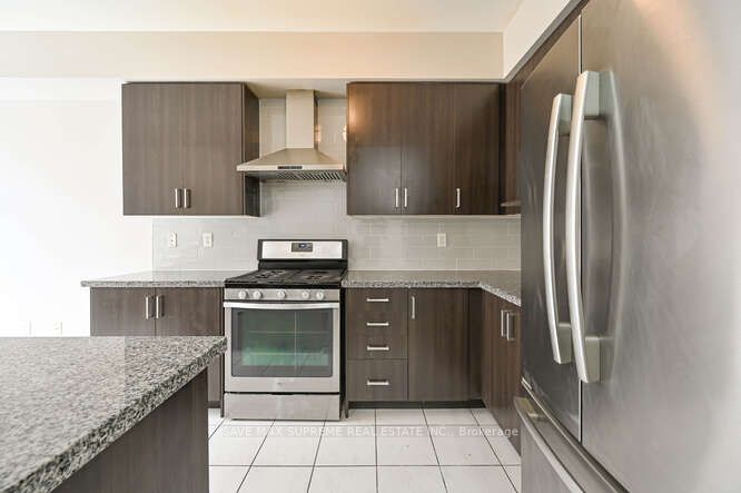 6 Brentwick Dr