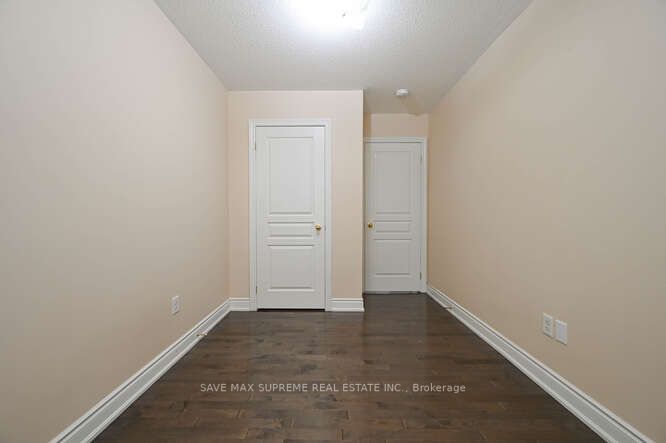 6 Brentwick Dr