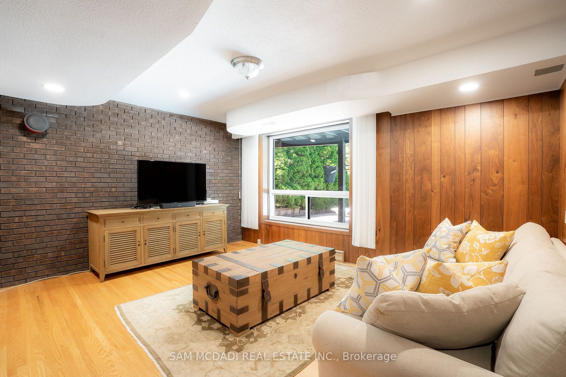 1093 Fair Birch Dr