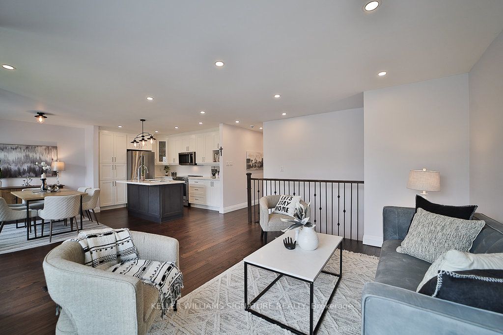 156 Main Street S