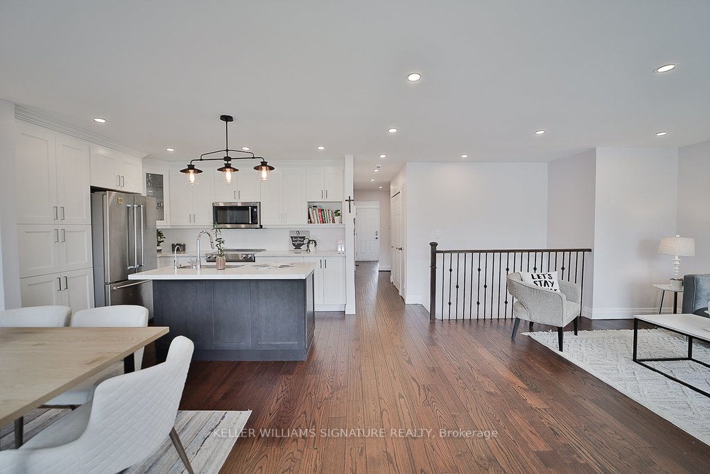 156 Main St S