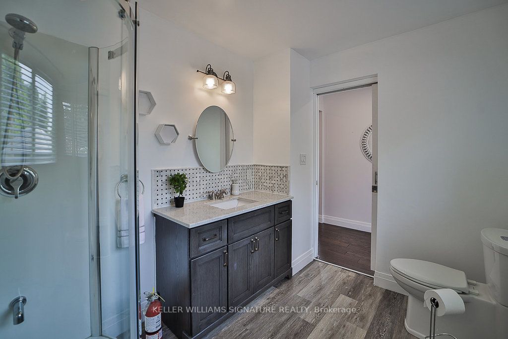 156 Main Street S
