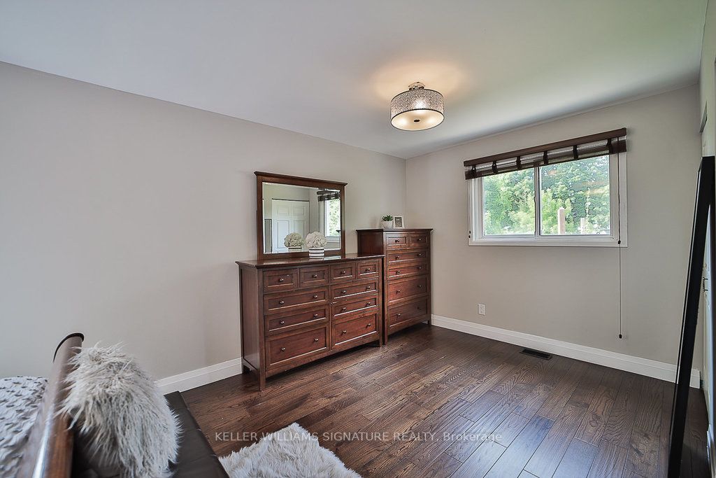 156 Main Street S