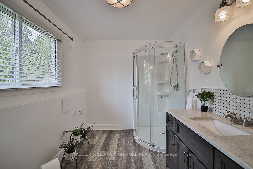 156 Main Street S