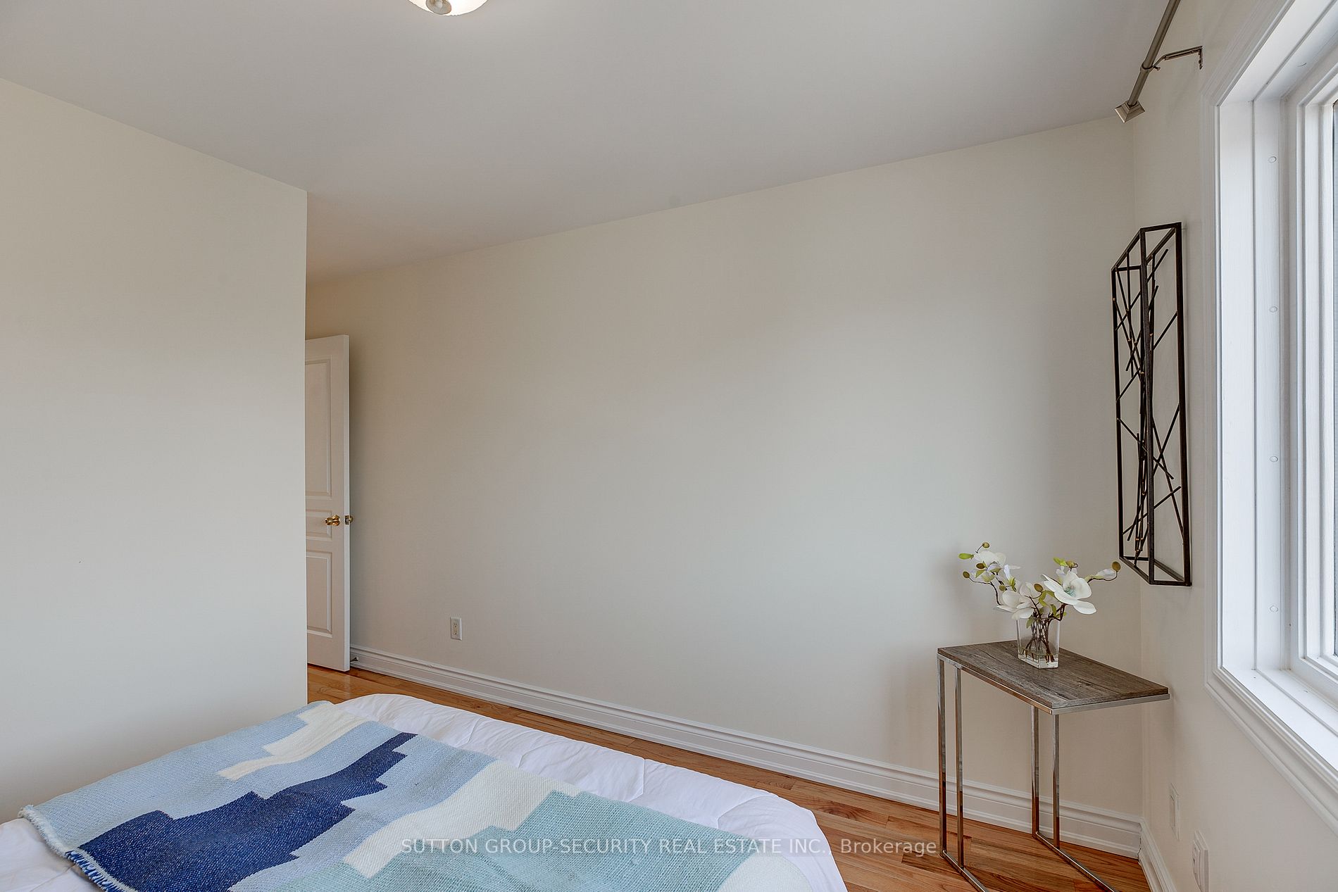 13 Bijou Walk