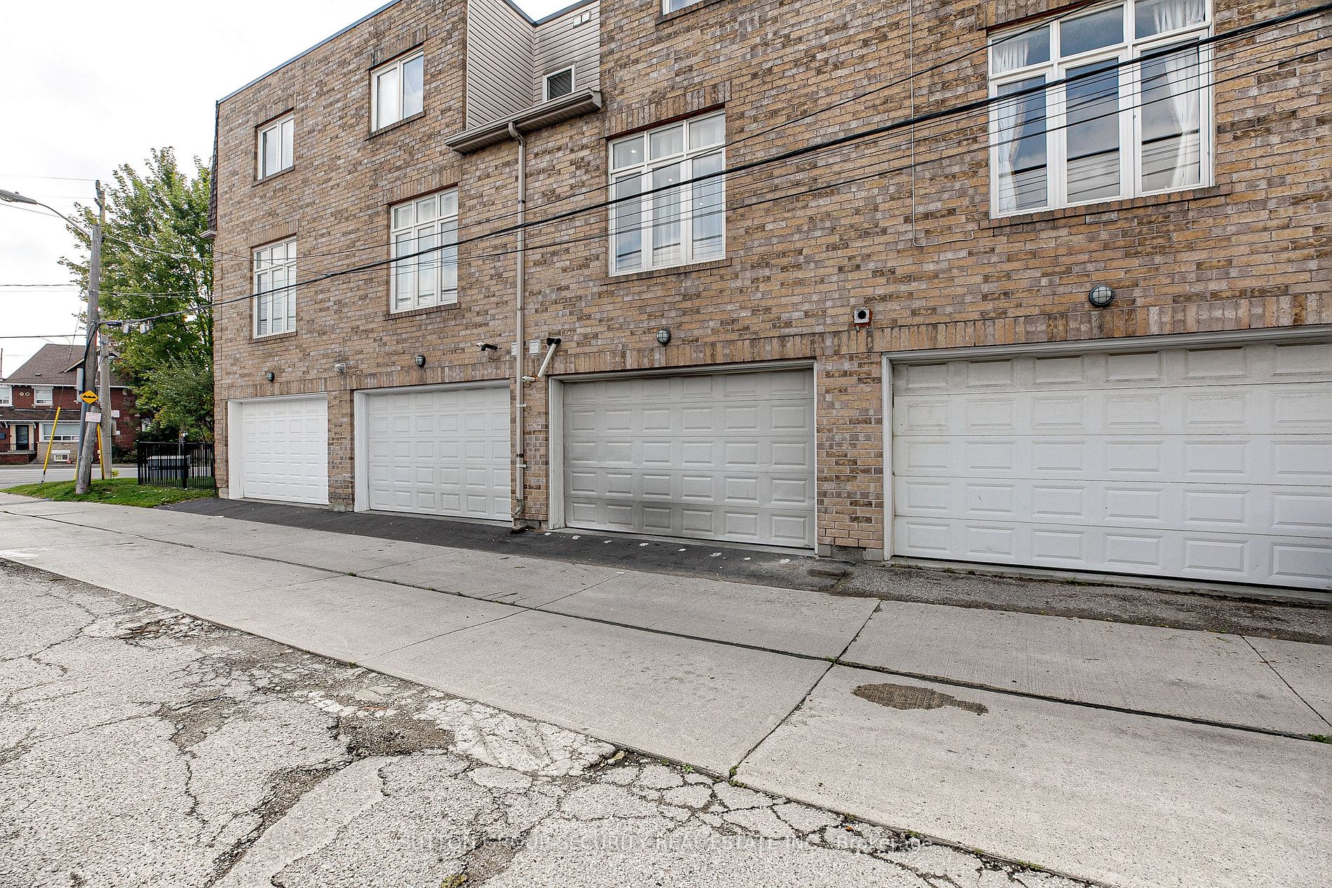 13 Bijou Walk