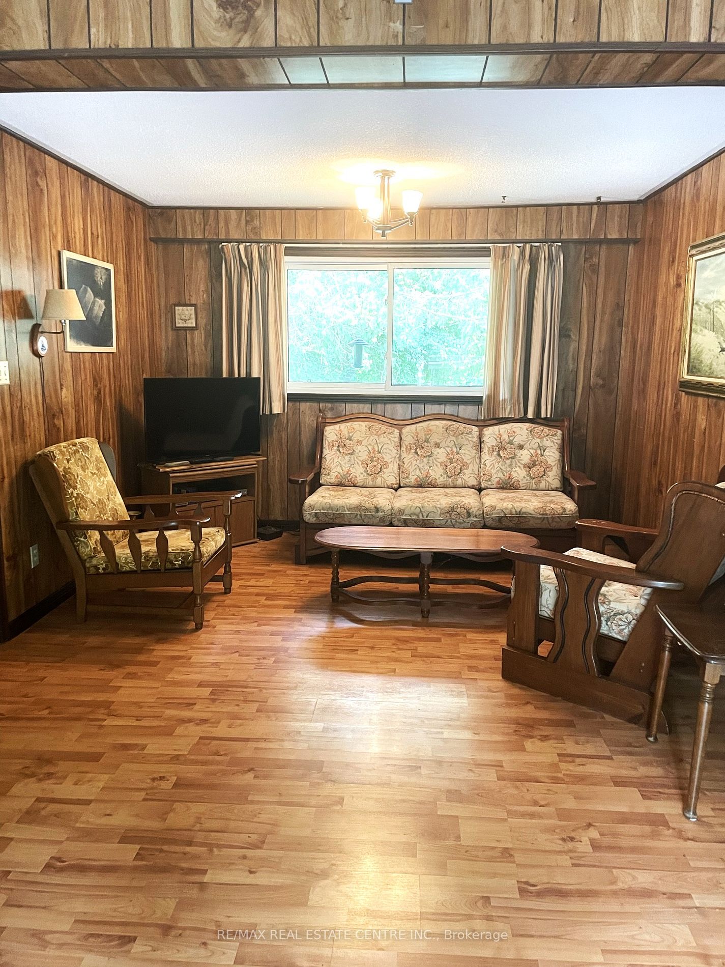 6703 25th Side Road