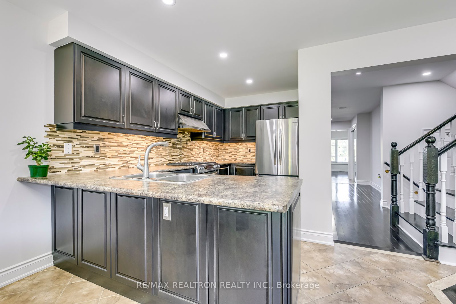 458 Savoline Blvd