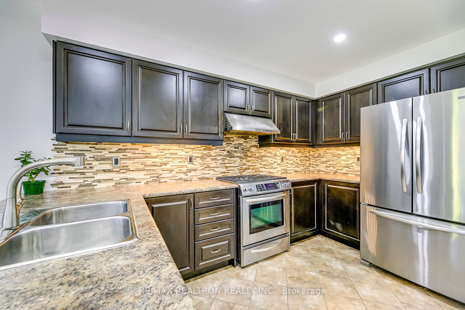 458 Savoline Blvd