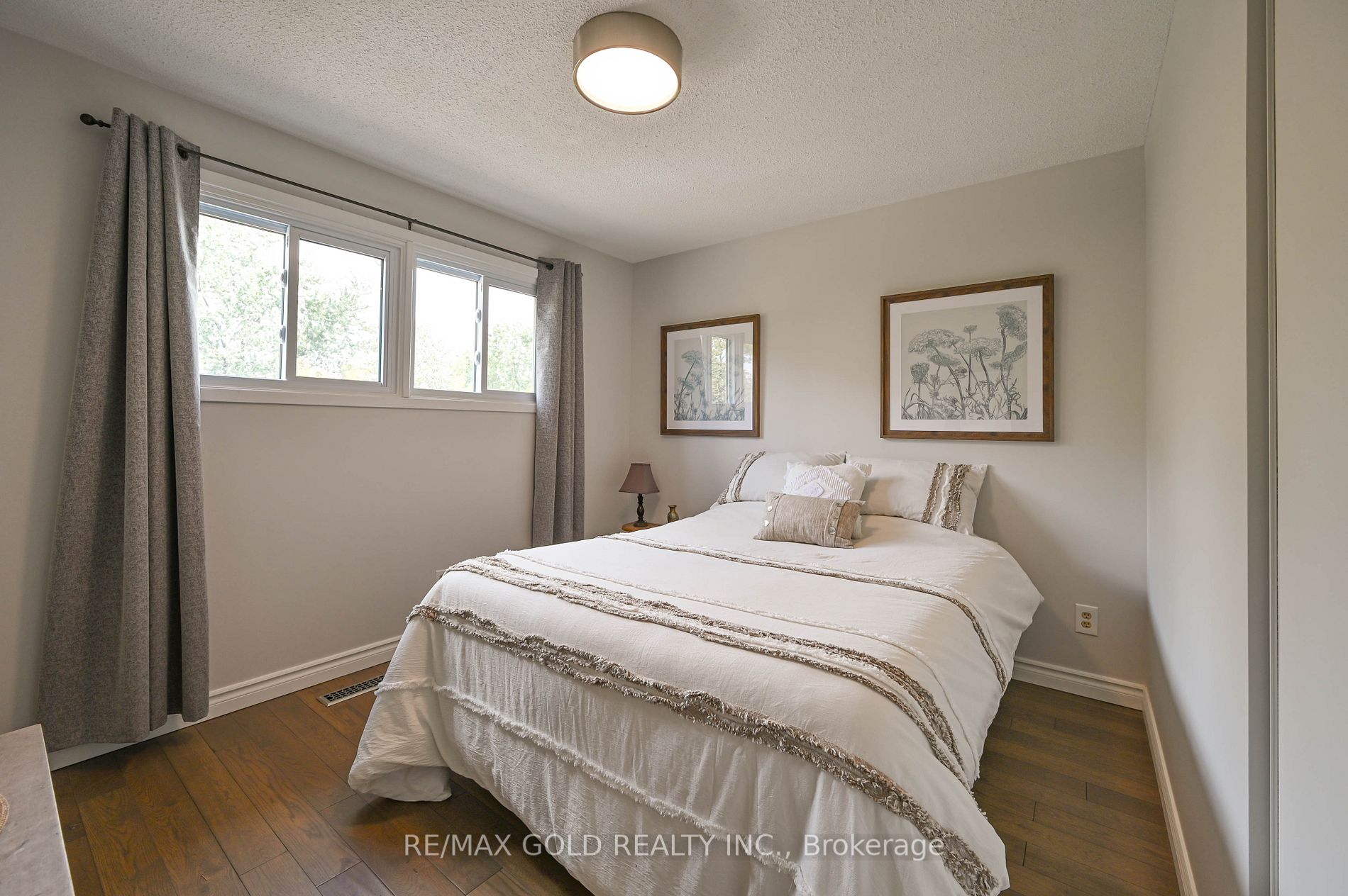 16 Ladin Dr
