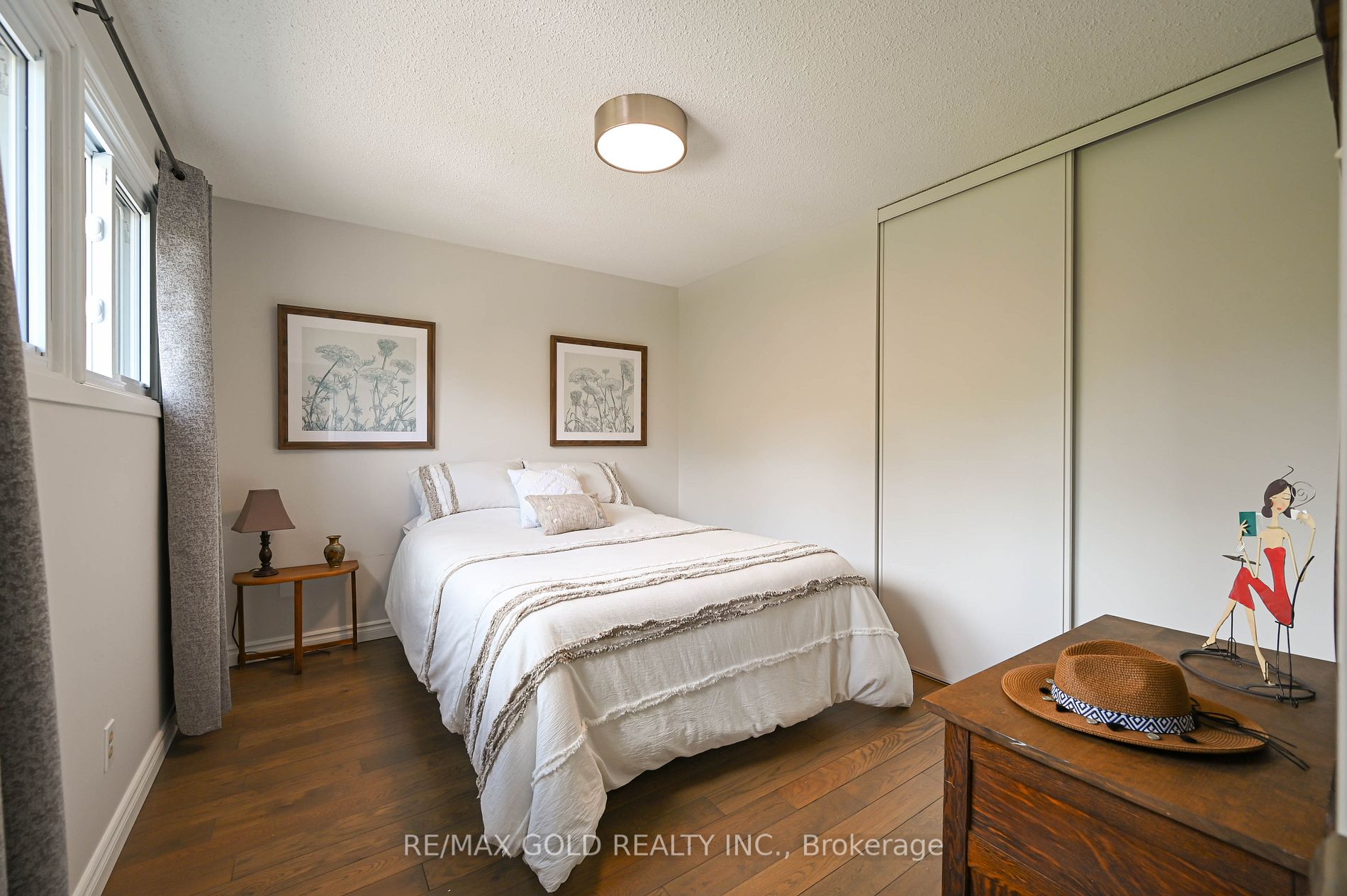 16 Ladin Dr