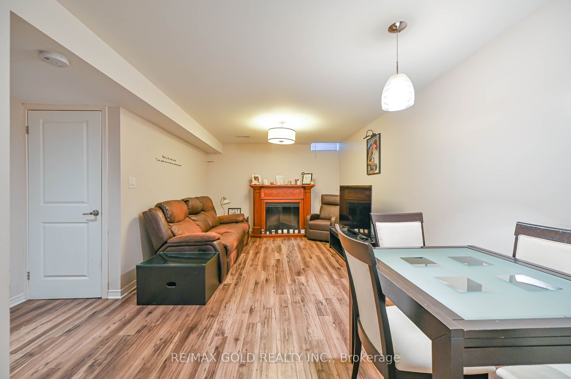 16 Ladin Dr