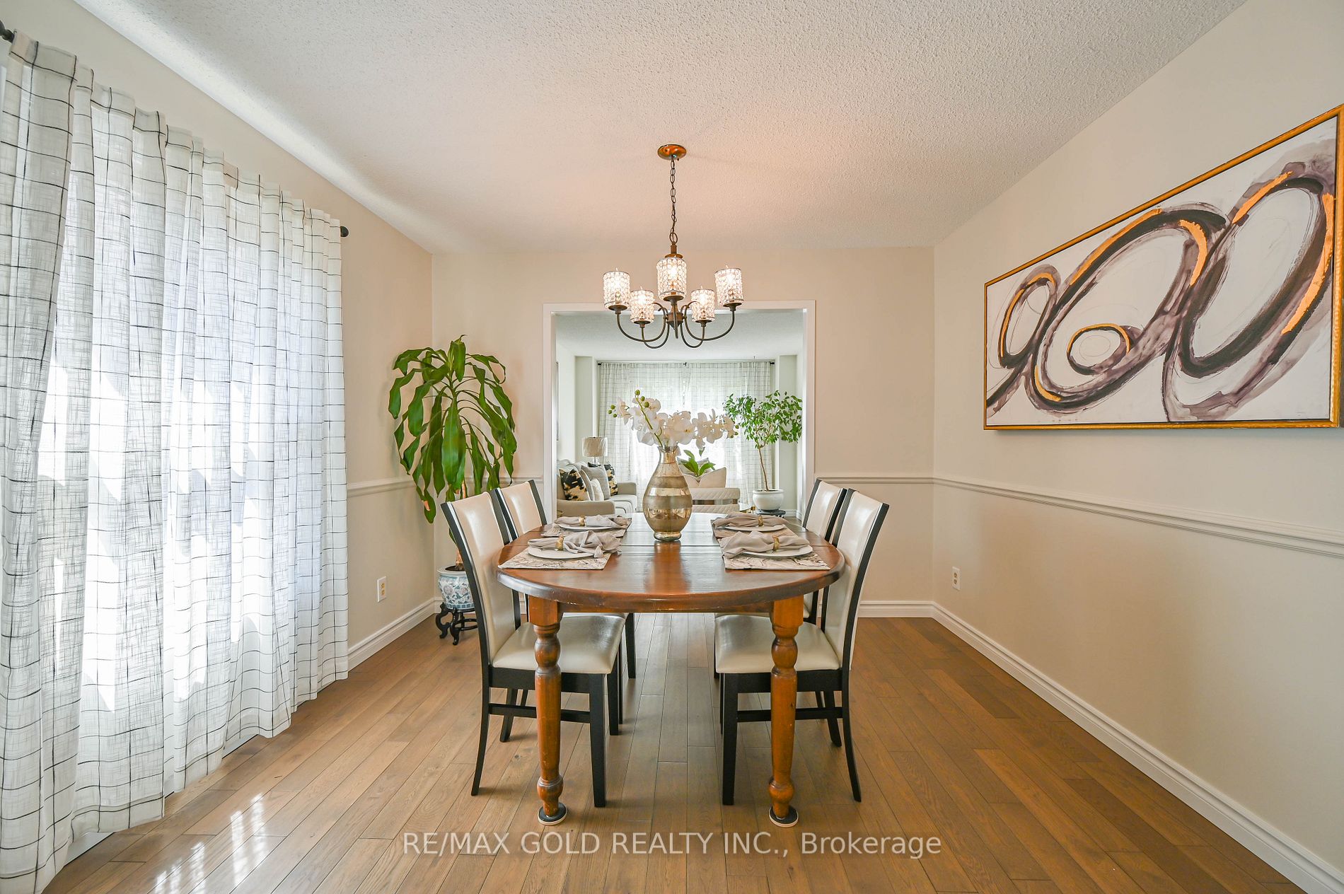 16 Ladin Dr