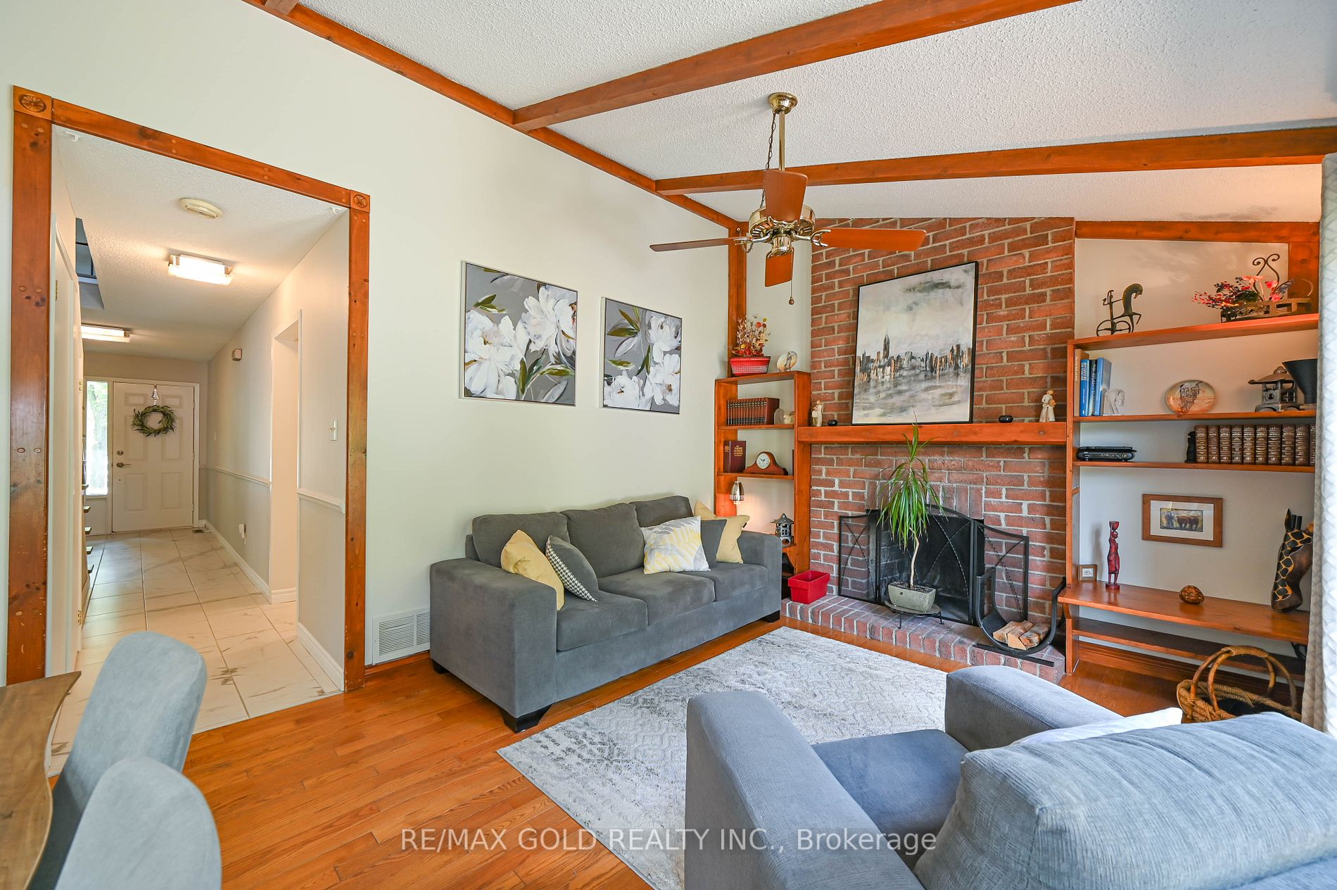 16 Ladin Dr