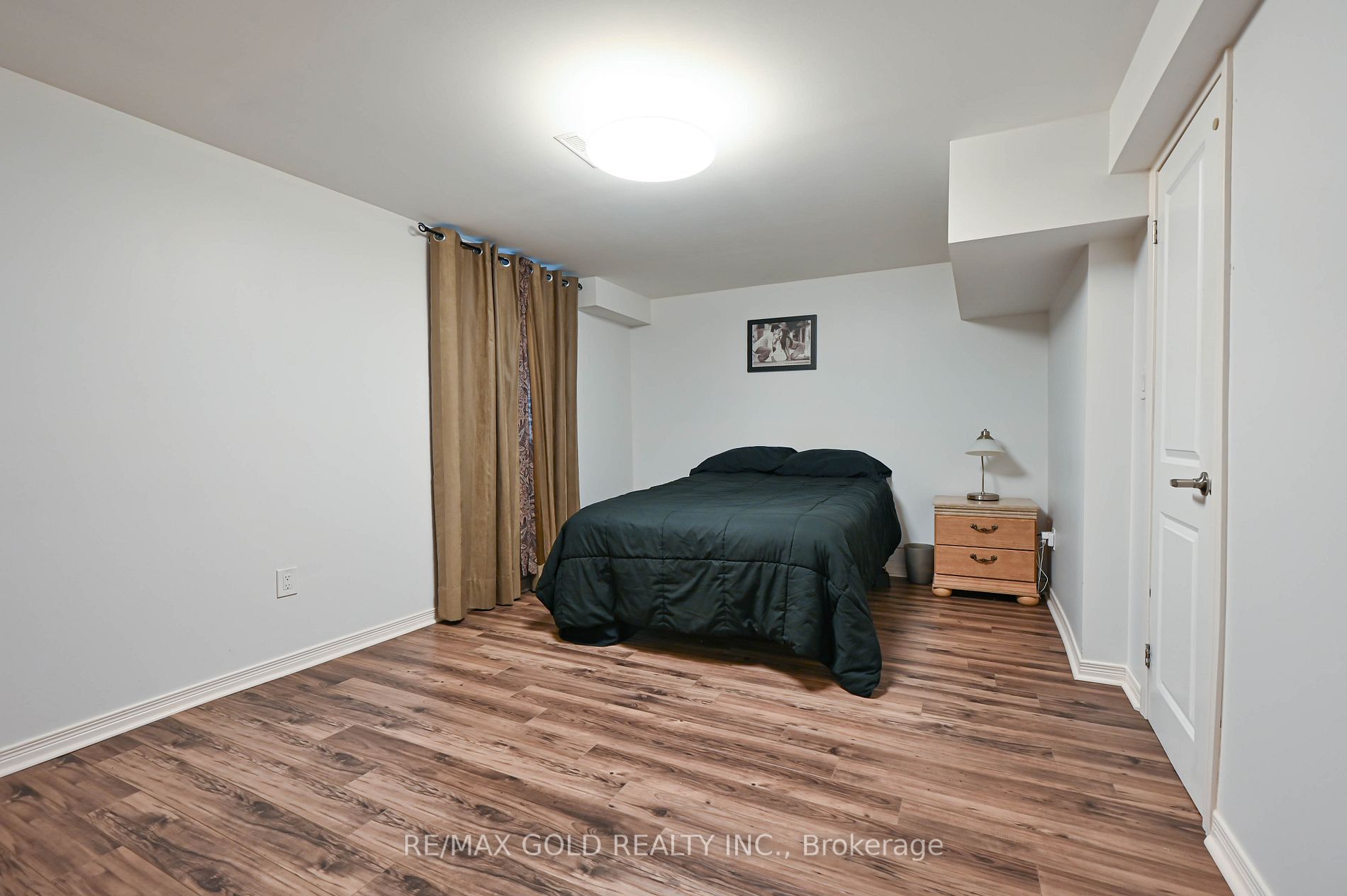 16 Ladin Dr