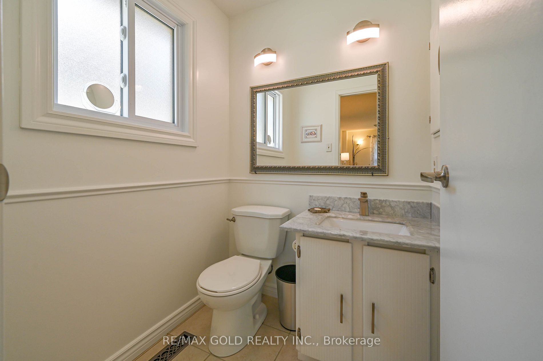 16 Ladin Dr