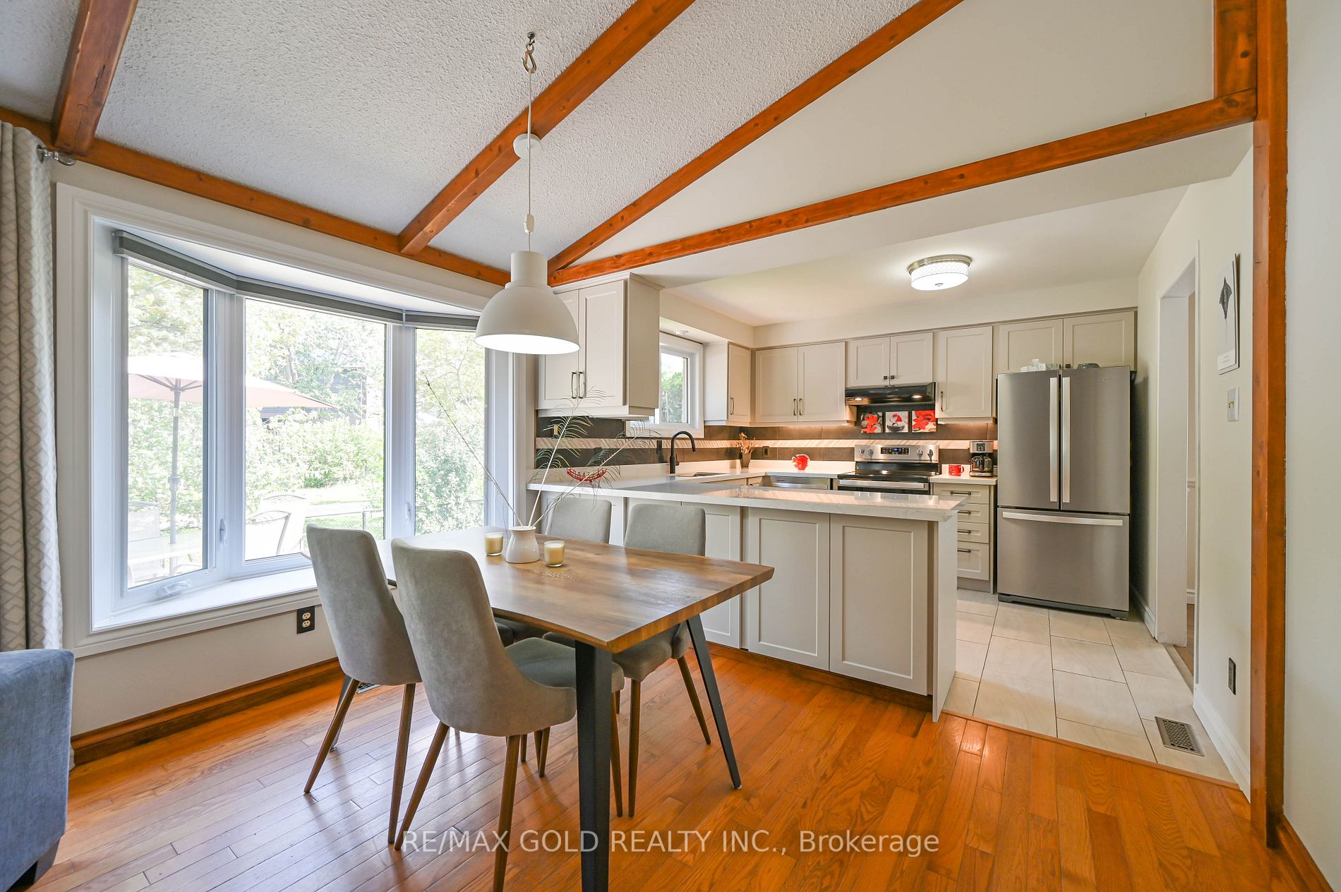 16 Ladin Dr