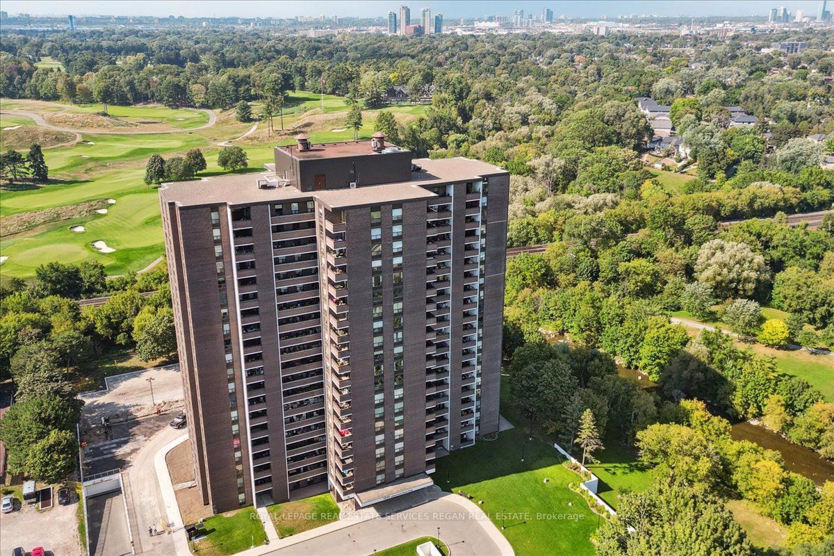 1535 Lakeshore Rd E, #Ph8