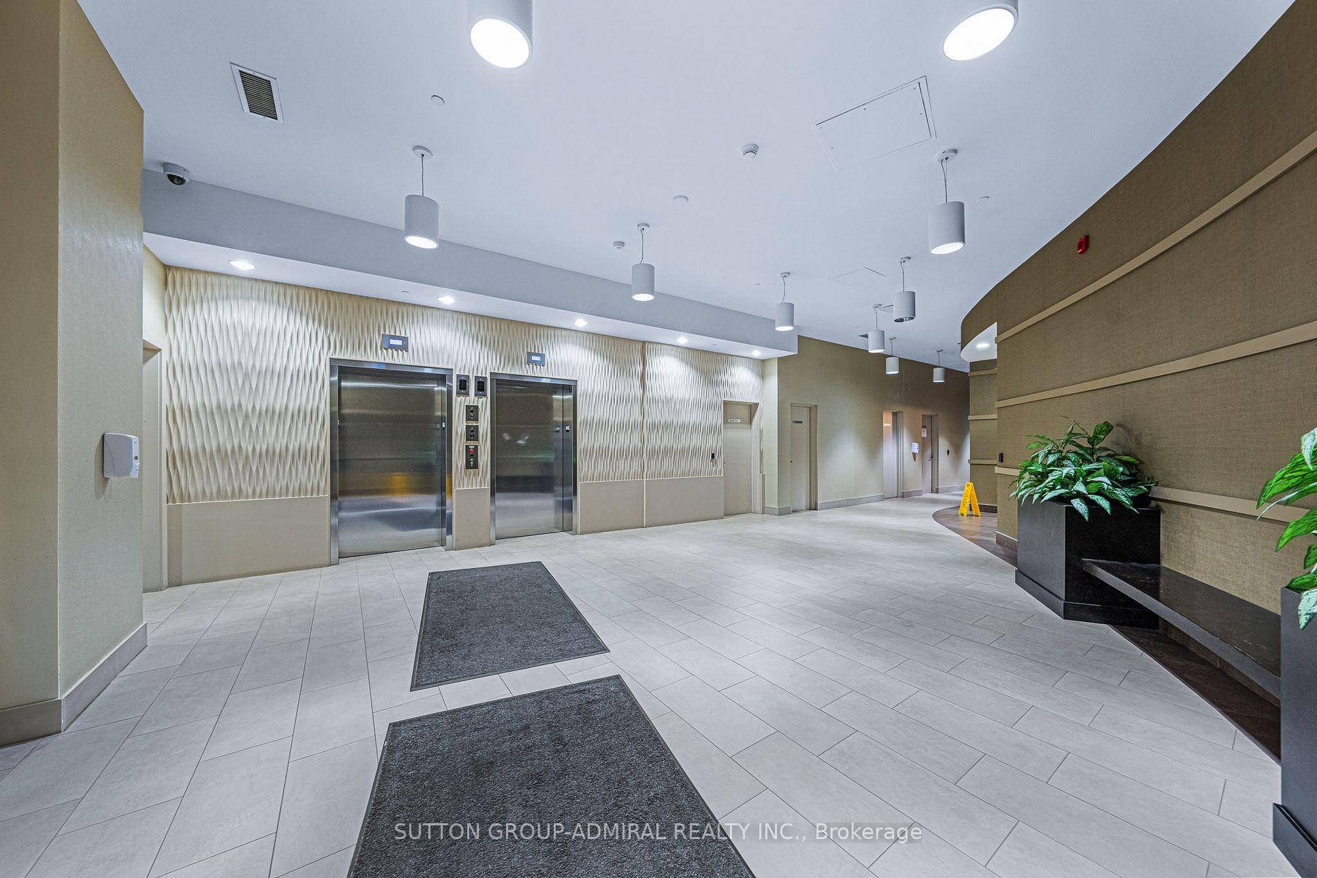 216 Oak Park Blvd, #205
