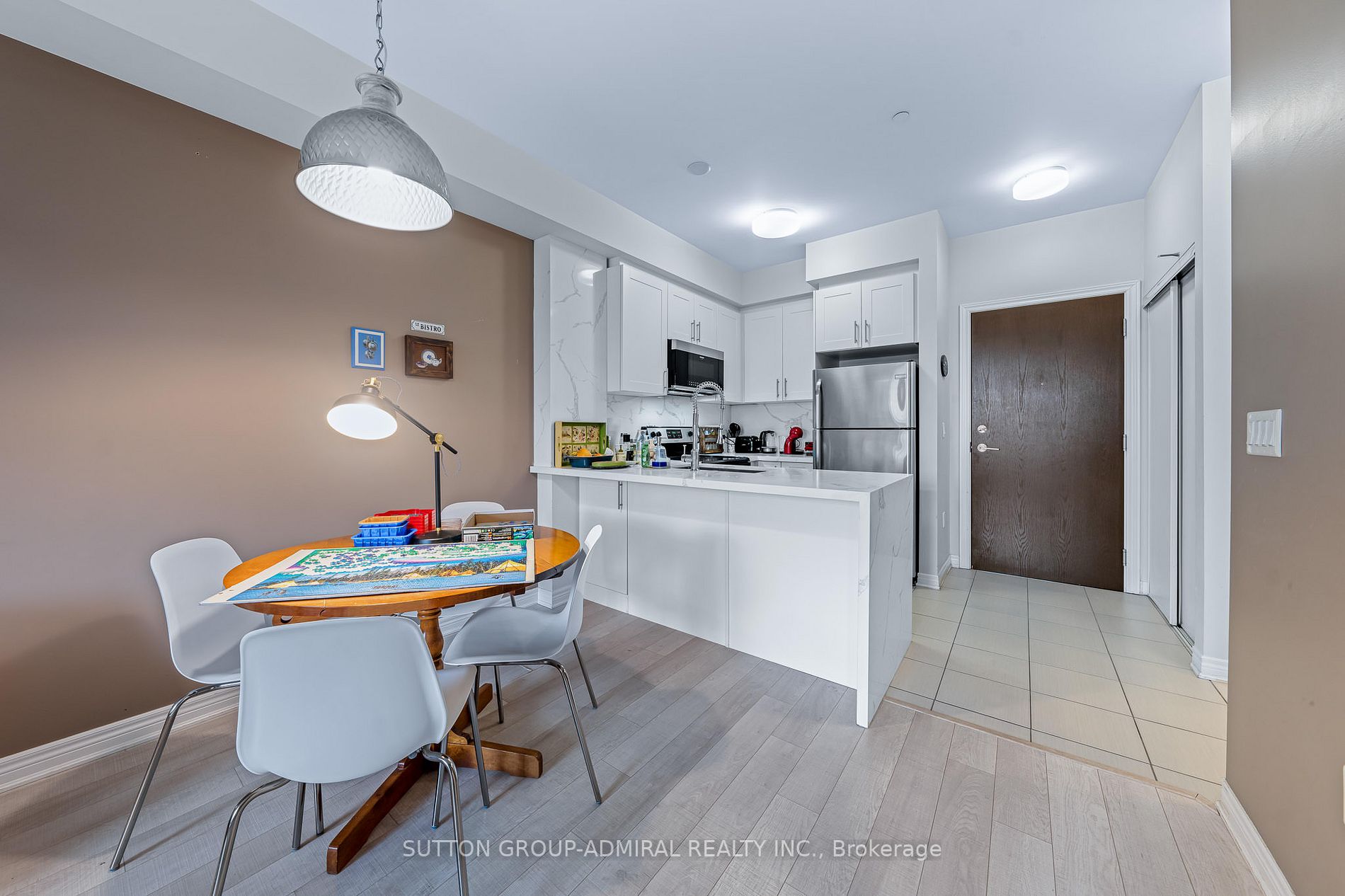 216 Oak Park Blvd, #205