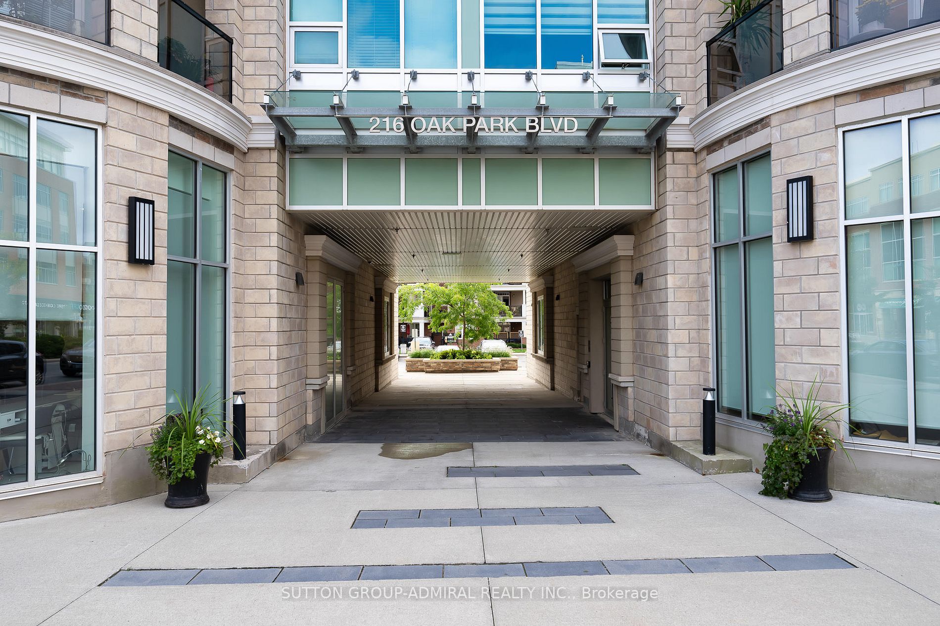 216 Oak Park Blvd, #205